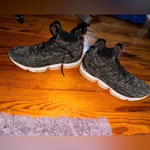 Nike Lebron 15s